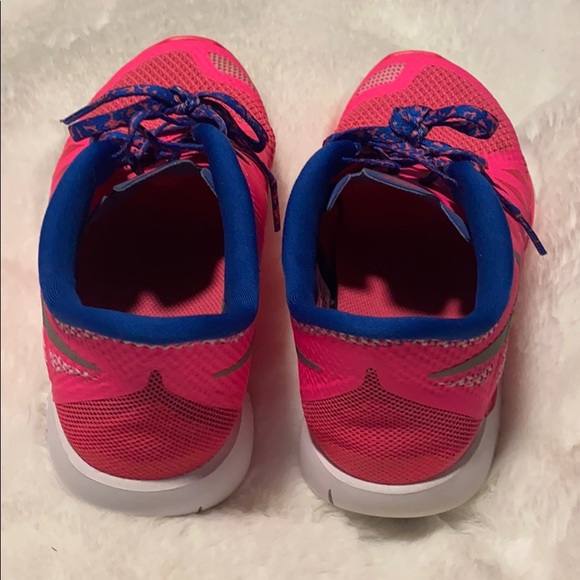 🔥BUNDLE SALE Kids 7, 8W Nike Free 5.0 running sneakers - Picture 4 of 7